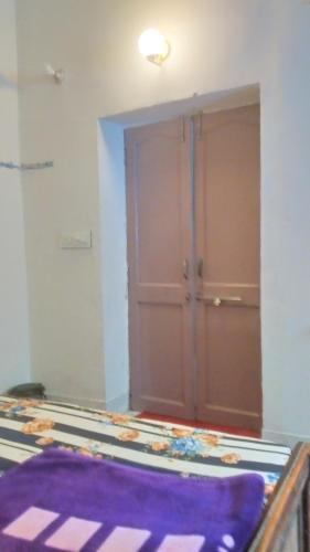 Standard Double Room image 9