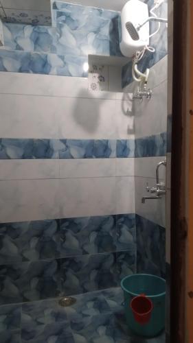 Standard Double Room image 6