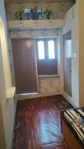 Standard Double Room image 4