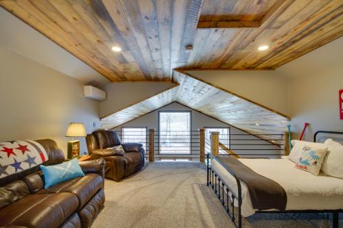 Modern Lakeside Chalet on Crow Wing Chain w/ Dock! in Nevis