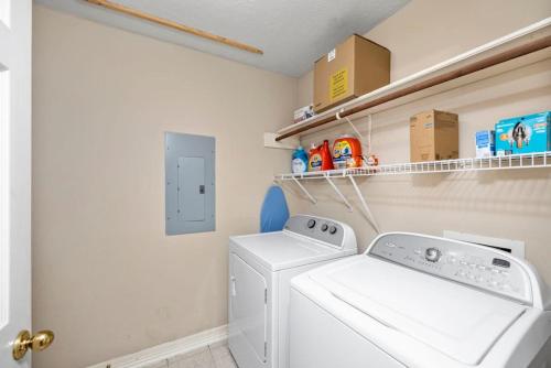 Montrose Gated Parking Walk 2 Restaurants Sleeps10 in Houston, USA