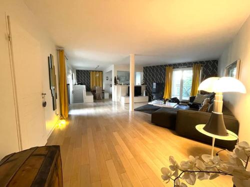Duplex de 120m2 avec 3 chambres & jardin arboré - Location saisonnière - Versailles