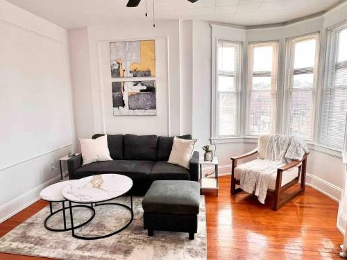 Bright, Stunning Downtown Apt, Close to Proctors