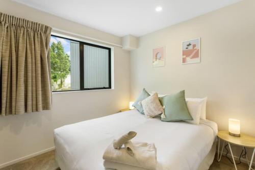 Urban Glow Townhouse with parking - image 3