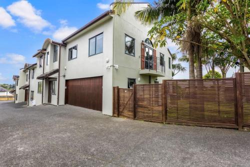 المنظر الخارجي, Upper Floor 2BR Unit near Eastern Auckland Beaches in ريمورا