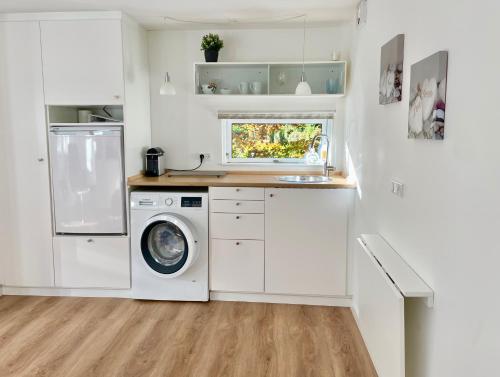  Cozy private annex near bathing lake and 30 min. from Copenhagen in Slangerup