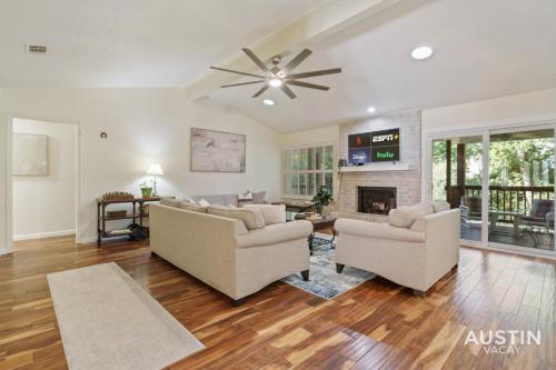Family Friendly ATX Home for 8 Wifi and Cozy Deck in Austin, USA