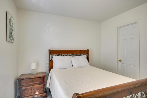Quaint Orangeburg Townhome Near Hospitals and Campus in Orangeburg, USA