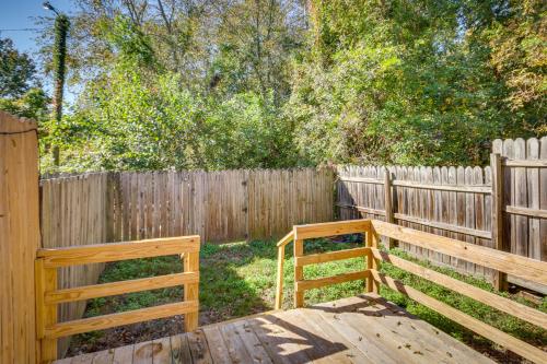 Quaint Orangeburg Townhome Near Hospitals and Campus