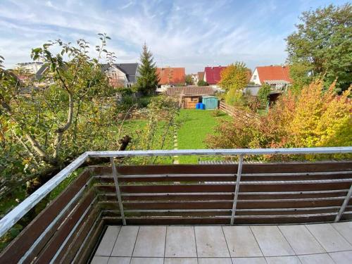 HN-Stadt Wohnung Balkon mit Gartenblick