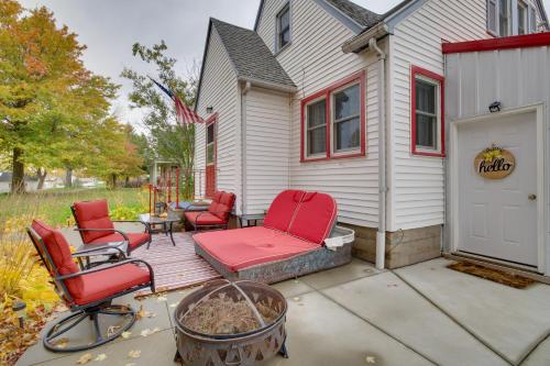 . Harmony Home w/ Fire Pit: 5 Mi to Niagara Cave!