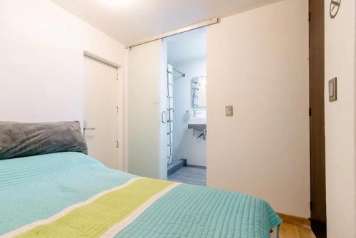 Habitación equipada, baño independiente y cocina. Cerca del Centro Histórico, Mexico City