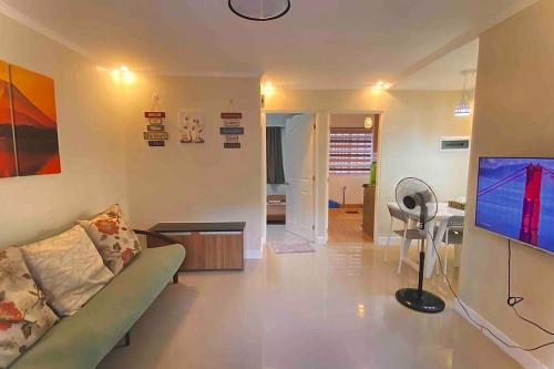 B&B Antipolo - Mid-rise Condo in Antipolo by Casa Akiolo - Bed and Breakfast Antipolo