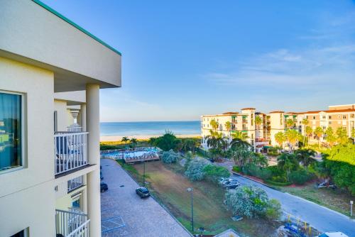 Top-Floor Sunset Vistas Condo Ocean-View Balcony!