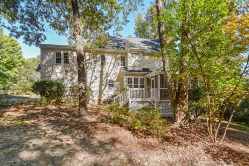 Bright Clayton Home with Screened Deck! in Clayton (NC)