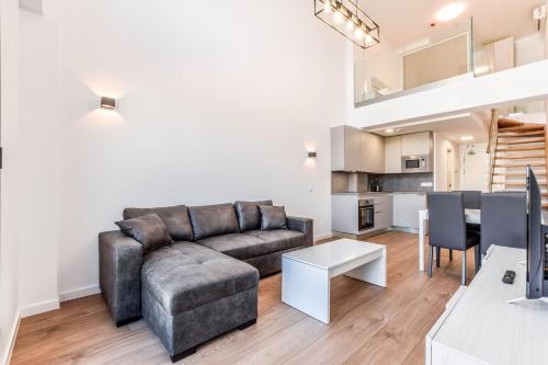 apartamentos reformados con garaje y piscina