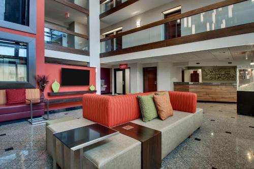 Drury Inn & Suites Evansville East