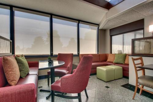 Drury Inn & Suites Evansville East