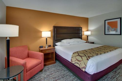 Drury Inn & Suites Evansville East