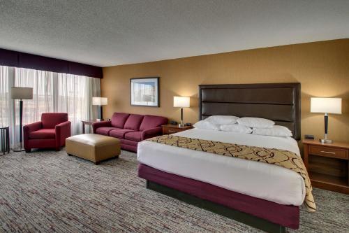 Drury Inn & Suites Evansville East