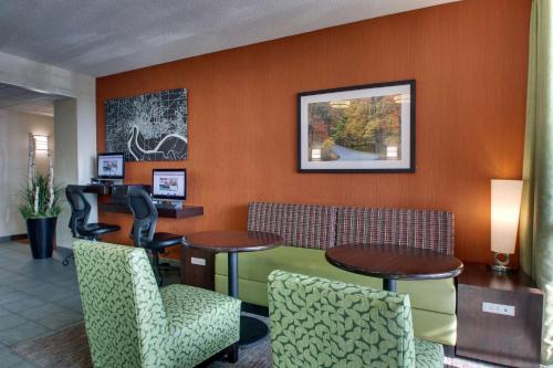 Drury Inn & Suites Evansville East