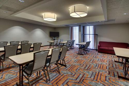 Drury Inn & Suites Evansville East - image 12