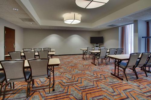 Drury Inn & Suites Evansville East - image 9