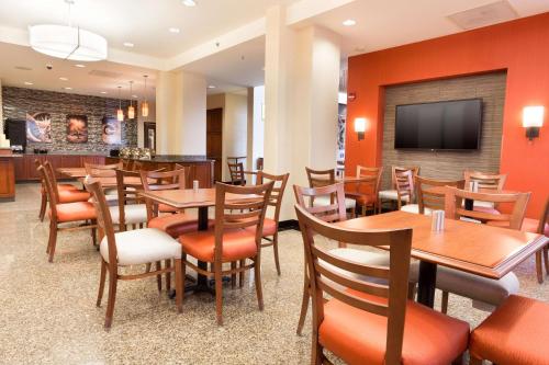 Drury Inn & Suites St. Louis Airport