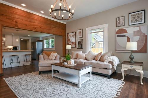 Broad Bungalow - Minutes from Downtown Athens! in Athens, USA
