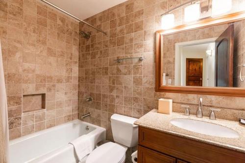 Condos with Ski Locker and Vail Mountain Views, Vail (Foto 9)
