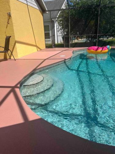 Fun, King Bed Suite, Queen Bed Suite, with Fast WiFi an Free Parking