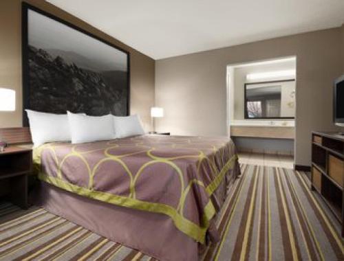 Super 8 By Wyndham Wytheville in Wytheville (Virginia)