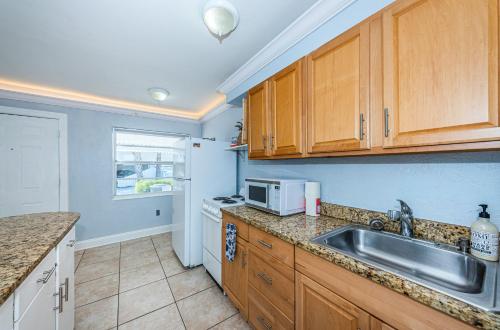 Blue Water Beachside Villa 1 in Clearwater Beach, USA