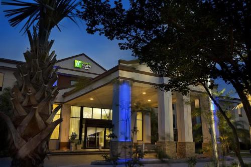 Holiday Inn Express and Suites New Orleans Airport, an IHG Hotel