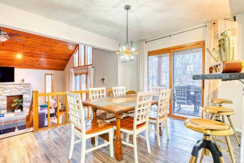 Antler Ridge: 3BDR w Hot Tub & Game Room in Albrightsville, USA