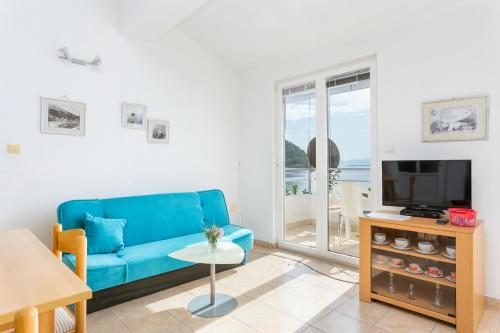 Studio with Balcony and Sea View