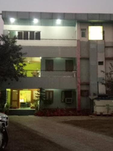 Executive Holiday (guest house),Patna