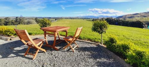 Hill Top Retreat in Lower Dashwood