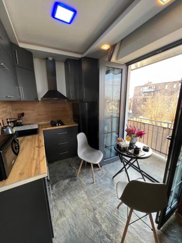 Designed Apartment with French Balcony SELF CHECK IN, Ereván (foto 7)