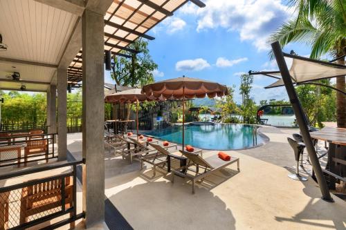 Swimming pool, Samui Fishing Club and Resort in Hua Thanon