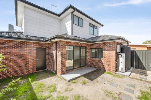 Brand new comfortable room in a beautiful suburb