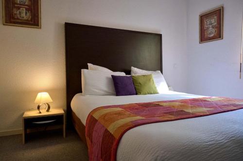 1 queen bed