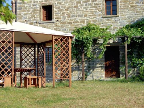 Spacious Farmhouse in Apecchio with Pool