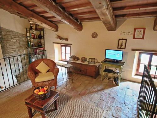 Spacious Farmhouse in Apecchio with Pool