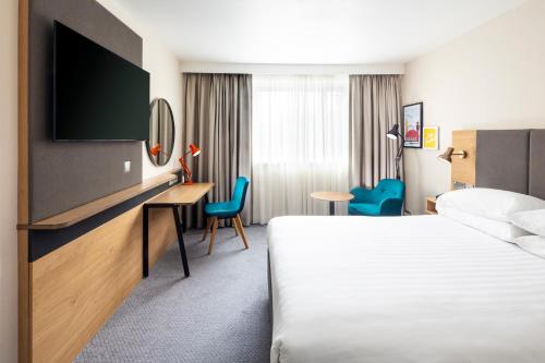 Holiday Inn London - Gatwick Airport, an IHG Hotel photo 1