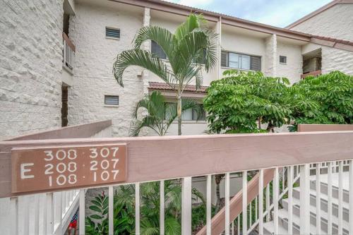 Newly Upgraded 2BR APT Near Keauhou Bay (6 Guests)