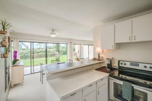 Newly Upgraded 2BR APT Near Keauhou Bay (6 Guests)