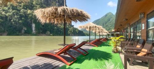 Ou river house in Nong Khiaw