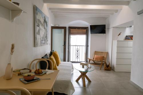 One-Bedroom Apartment image 9