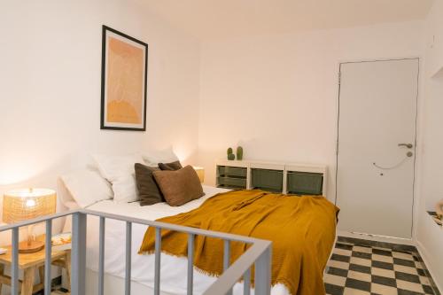 One-Bedroom Apartment image 5